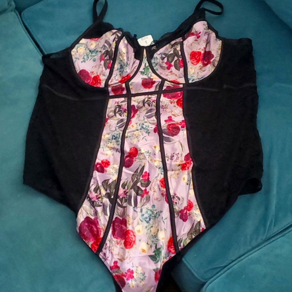Torrid floral & lace body suit